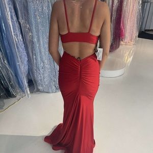 Kostovos prom dress. Size 2 bout for 400 selling for 300 perfect condition.